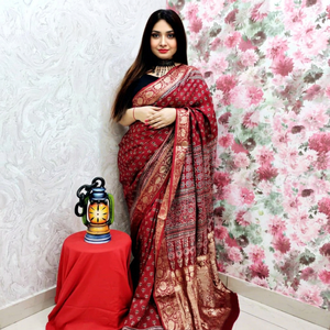 Sari de Seda Negro Pintado a Mano para Mujer, Tradicional Indio y Pakistaní, para Boda, Largo hasta el Suelo, Étnico, Corte Regular, para Todas las Temporadas - Product Image 1