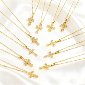 <span class=keywords><strong>Collier</strong></span> avec pendentif croix miniature en acier inoxydable 316L plaqué PVD 18K avec CZ 5A - Product Image 1