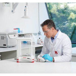 Balance de pesage professionnelle Ohaus pour analyse quasi-trace - Product Image 3