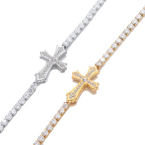 Bracciale a croce di lusso squisito in acciaio inossidabile placcato oro 18 carati con zirconi cubici, bracciale tennis cristiano con croce tempestata di diamanti - Product Image 3