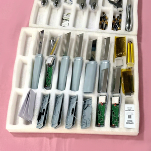 Ensemble de peignes électriques pour cheveux avec lames métalliques, manche en plastique, alimenté par piles, portable, usage domestique - Product Image 1