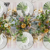 Collection d'assiettes en porcelaine exquise inspirée de Monstera avec des détails de feuilles vertes luxuriantes