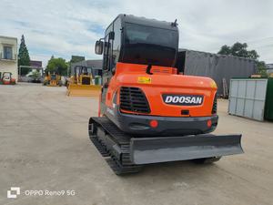 DOOSAN DX60E Mini d'occasion, Japon 2023, 7 tonnes, godet de 1,15 m, puissance de 56 kW, garantie 1 an, pelle sur chenilles - Product Image 5