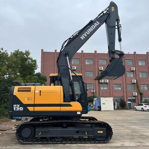 Excavadora de cadenas Hyundai HX130 usada, la más vendida, con motor Yanmar, alta eficiencia, buen estado, en venta - Product Image 2