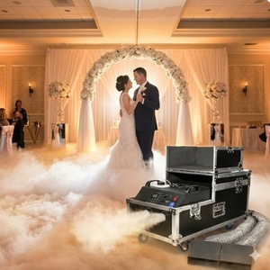 Machine à fumée de scène extérieure 3000W avec une large zone de couverture, générateur de fumée d'eau à haut rendement pour les spectacles en plein air - Product Image 1