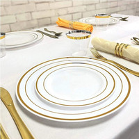 Service de vaisselle à bord doré 175 pièces-50 assiettes en plastique pour le dîner-25 tasses de 9oz-75 couverts en plastique doré et 25 serviettes