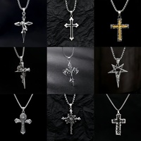 Collier Pendentif Croix Rétro Vintage pour Hommes et Femmes, Design de Niche Tendance, Bijou Polyvalent pour Couples, Accessoire Quotidien