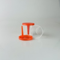 Contenedor de Muestras de Heces Desechable de Grado Médico Premium, Material PP, con Cuchara Integrada y Tapa de Color, para Uso Clínico y Hospitalario