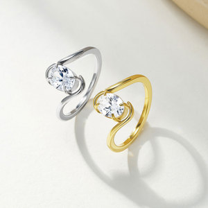 Anello Minimalista EDGE in Acciaio Inossidabile, Design Aperto con Zirconia Cubica, Anello Regolabile per Donne - Product Image 1