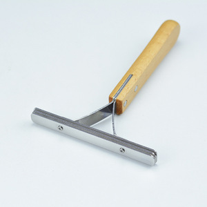 Peine multifuncional para depilación de mascotas de acero inoxidable y madera para perros y gatos, alfombras y ropa almacenadas - Product Image 2