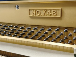 Piano Vertical Acústico Negro K48 de Fábrica para Músicos Profesionales, Piano Japonés de Segunda Mano, Madera Sólida - Product Image 3