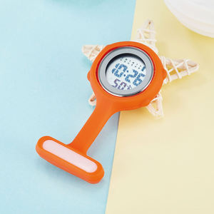 의료 브로치 시계 시계 사용자 정의 로고 의사 선물 도매 다채로운 젤리 빛 어두운 고무 디지털 간호사 시계 남여 공용 - Product Image 4