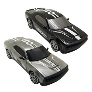 SJY-FQD13/FQD15 Coche RC de Carreras a Escala 1:20 con Tracción en las 4 Ruedas, Construcción Metálica, Control Remoto de 2.4G y 4 Canales, Listo para Usar, Cable USB, Alcance de 30-40m - Product Image 3