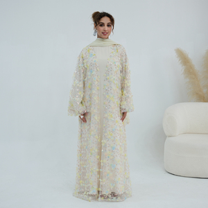 Abaya di Lusso con Ricami Floreali e Pizzo, Set 3 Pezzi, Abito Modesto per Donne Musulmane con Sottoveste e Hijab - Product Image 4