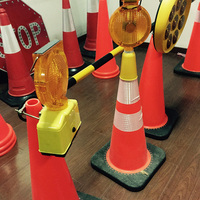Feu de signalisation à énergie solaire longue durée de vie Barricade Clignotant Clignotant Voyant d'avertissement