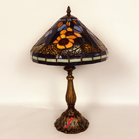 Lampe de table LED décorative à base d'alliage pour abat-jour Tiffany en verre d'église d'art européen rétro-coloré vente en gros et personnalisation