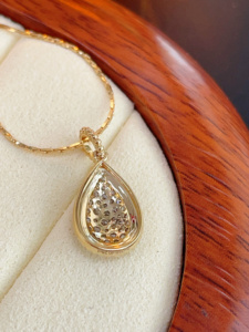 Xinfly 2026 Nuevo Colgante de Lujo de Oro de 18K con Diamante Natural en Forma de Gota de Agua, Joyería Fina de Moda para Mujer, Colgante para Boda o Fiesta - Product Image 4