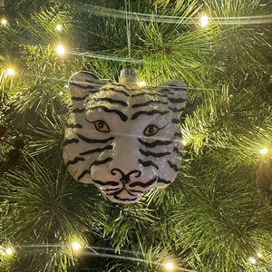 BSCI usine personnalisé ornements en verre de Noël maison verre artisanat série animale tigre blanc ornements en verre de Noël - Product Image 6