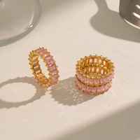 Bague en zircone élégante, luxueuse et haut de gamme en or 18 carats. Bijoux en acier inoxydable polyvalents et simples.