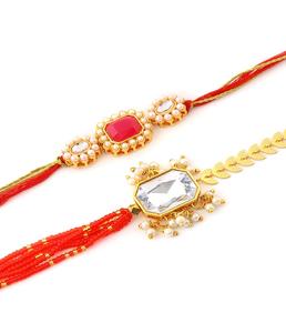 Rakhi Elegante con Perlas y Polki, con Conjunto de Pulseras Decorativas para el Festival Raksha Bandhan, Hecho a Mano con Hilo Premium - Product Image 1
