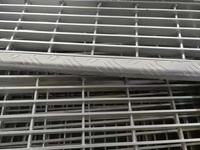 Plataformas de Aluminio de Alta Resistencia para Pasarelas Industriales, con Peso Teórico Establecido, para Almacenes