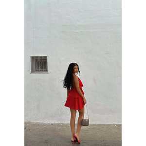 Robe de soirée formelle en crochet Henrika rouge, élégante, taille empire, style doux, du XS au XL, longueur ras du sol, pour les sorties décontractées et les soirées. - Product Image 1