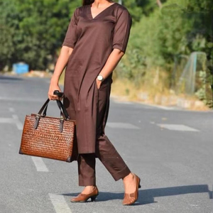 Nouveau Look Fency Style indien coton mélangé Kurtis et pantalon ensemble pour femmes Salwar Kameez Style meilleur prix de gros - Product Image 1