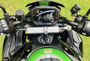 Kawasaki <span class=keywords><strong>ZH2</strong></span> - Superbike Naked suralimentée de 1000 cm3, 200 ch - Product Image 6