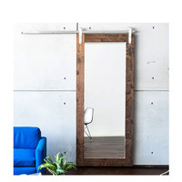 Porte coulissante simple sans cadre, style grange moderne, en verre dépoli et bois, pour décoration de chambre à coucher