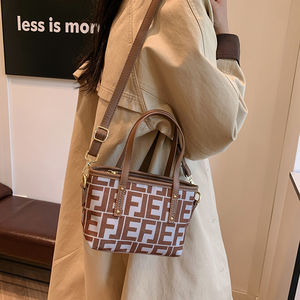 内衬品牌女士最新女士手袋中国进口定制品牌印花单肩斜挎包 - Product Image 5