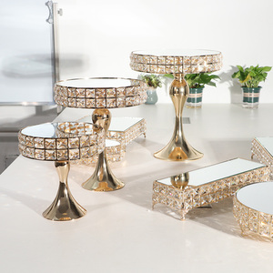 Gran Venta Decoración para Fiesta de Cumpleaños Juego de 3 Soportes para Postres Exhibidor de Pasteles de Metal y Cristal Dorado para Pasteles de <span class=keywords><strong>Boda</strong></span> - Product Image 3