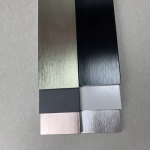 Plinthe en aluminium à clipser, alliage 6063, avec système de <span class=keywords><strong>fixation</strong></span> dissimulé pour la décoration intérieure - Product Image 2