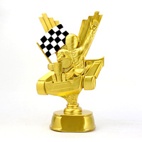 Vente en gros de figurines et médailles en polyrésine plaquée or, ornement de pigeon mignon avec base en bois