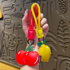 Llavero de Cuero YXDian con Colgante de Frutas (Durazno, Limón, Cereza) para Coche o Bolso, Regalo para Parejas - Product Image 3