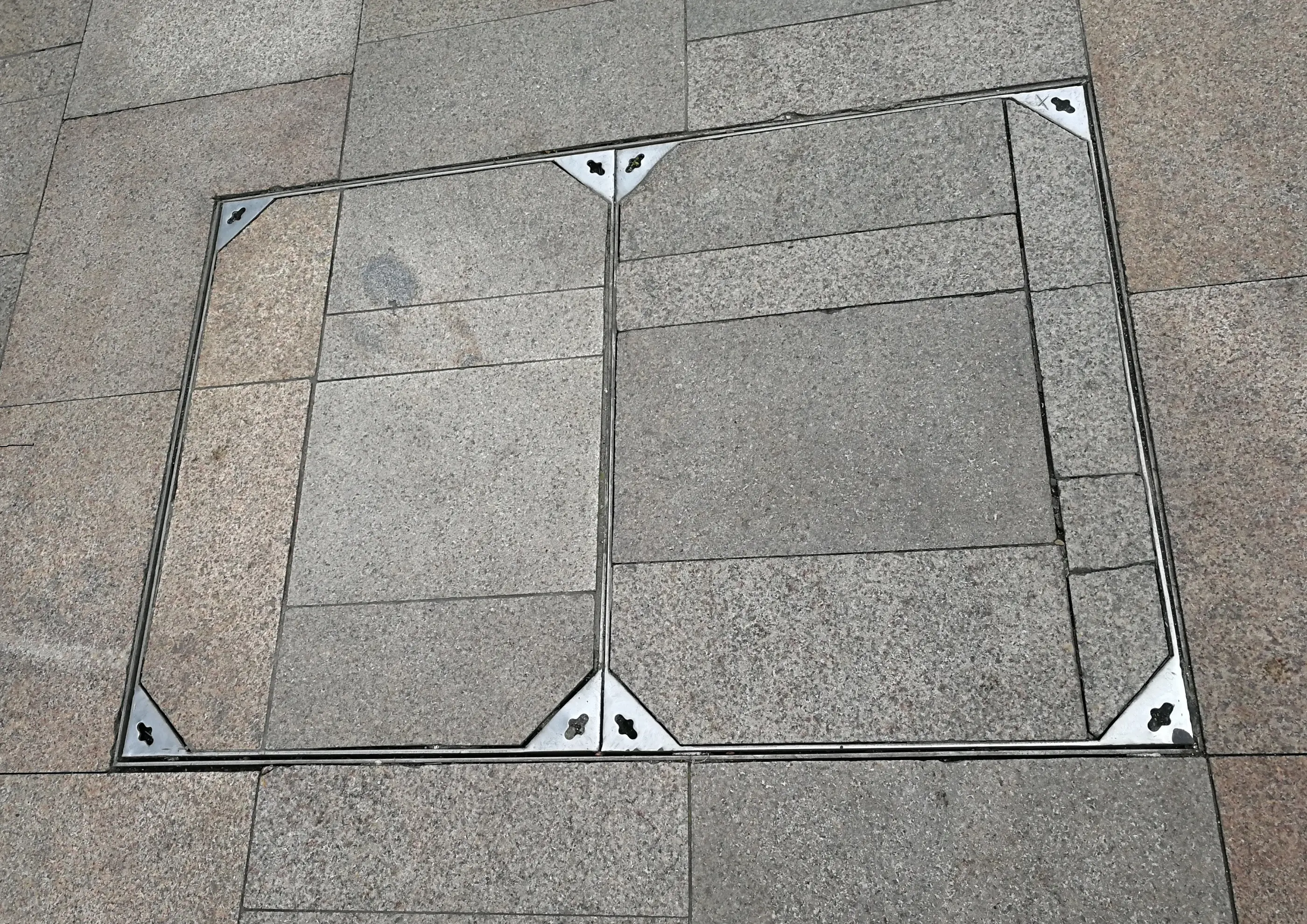 Stainless steel outdoor 5mm high quality manhole cover