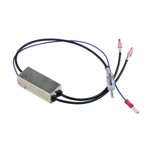 <span class=keywords><strong>Adaptateur</strong></span> d'<span class=keywords><strong>antenne</strong></span> de voiture double <span class=keywords><strong>FAKRA</strong></span> vers DIN avec alimentation fantôme 12V pour l'installation de radios de rechange - Product Image 6