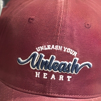 Casquettes souples en gros avec motif graphique brodé pour femmes