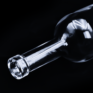 زجاجة نبيذ مخصصة عالية الوضوح سعة 750 مل: تبرز لون النبيذ للتقديم الأنيق - Product Image 3