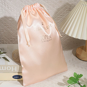 Bolsa de Satén con Cordón y Logotipo Personalizado, Diseño Nuevo y Brillante, Impresión Serigrafiada, Ideal para Regalos y Compras, Excelente Relación Calidad-Precio - Product Image 2