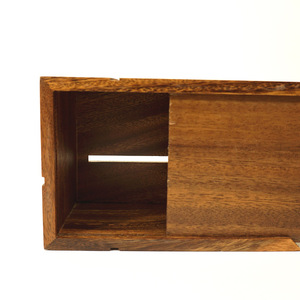 Caja de pañuelos cuadrada de madera de nogal, diseño geométrico, hecha a mano para sala de estar y baño - Product Image 4