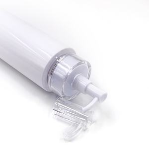 Disponibles Botellas de Plástico PET de Lujo de 200ml y 300ml, Recargables, para Champú, con Opciones de Impresión de Logotipo - Product Image 6