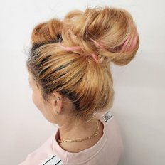 Extension de cheveux rose fête partiellement décolorée pour ajouter une couleur vibrante à votre look! - Product Image 1