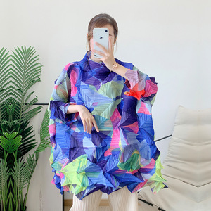 Design de mode Miyake plissé grande taille vêtements pour femmes lâche imprimé T-shirt pull stock de vêtements expédition rapide - Product Image 3