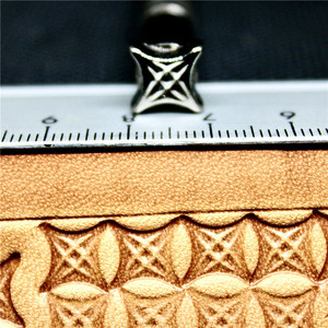 Nhà Máy Bán Hàng Trực Tiếp LS.G9009-03 Da Công Cụ Thủ Công Mỹ Mô Hình Tem Hợp Kim Kim Loại Tùy Chỉnh OEM Da Công Nghiệp - Product Image 6