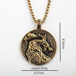 Yunnique – pendentif en acier inoxydable pour hommes, collier loup celtique, design animal double face, bijoux cadeau - Product Image 5
