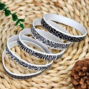Bracelets en caoutchouc à imprimé animal, bracelets en silicone, bracelet en caoutchouc à thème animal, bracelet imperméable pour fête d'anniversaire sur le thème de la jungle - Product Image 4