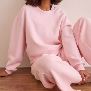 Vêtements de détente d'hiver personnalisés OEM pour femmes, ensemble de survêtement décontracté à manches longues en polyester/coton, col montant, coupe ample, poches latérales - Product Image 1