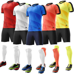 Servizio OEM Personalizzato: Maglia e <span class=keywords><strong>Pantaloncini</strong></span> da <span class=keywords><strong>Calcio</strong></span> in Poliestere Ecologico Versione Giocatore con Nome e Numero per <span class=keywords><strong>Squadre</strong></span> Maschili Adulte - Product Image 1