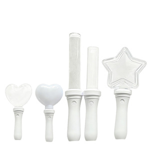 Lampe à main LED avec télécommande, bâton lumineux pour concerts, fêtes, accessoires de cheerleading - Product Image 4