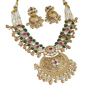 Ensemble collier et boucles d'oreilles en pierres plaquées or avec perles de moissanite de haute qualité pour femmes, bijoux de créateur pour les mariages - Product Image 2